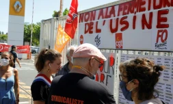 Réunion de syndicalistes devant l'usine Renault à Choisy-le-Roi, le 29 mai 2020 pour dénoncer les pertes d'emplois