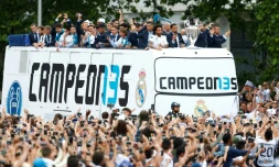 Le bus transportant les joueurs du Real, vainqueurs de la Ligue des champions, le 27 mai 2018 à Madrid