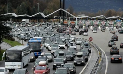 Des bouchons sur l'A43 prÚs de Chignin, en Savoie, le 13 février 2016