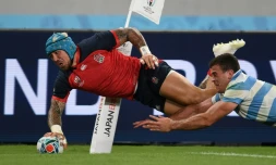 L'ailier du XV d'Angleterre Jack Nowell inscrit un essai lors du match contre l'Argentine au Mondial, le 5 octobre 2019 Ă Tokyo