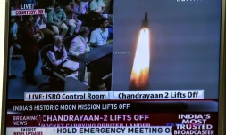 Capture d'image de la télévision indienne montrant le décollage de la mission lunaire Chandrayaan-2depuis le centre spatial Satish Dhawan, le 22 juillet 2019 à Sriharikota, dans le sud-est de l'Inde