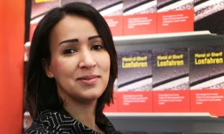 La militante saoudienne Manal al-Sharif à la Foire du livre de Francfort le 11 octobre 2017