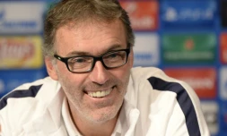 L'entraîneur du PSG Laurent Blanc en conférence de presse, la veille du match de Ligue des champions contre le Real Madrid, le 20 octobre 2015 au Parc des Princes  
