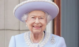La reine Elizabeth au balcon de Buckingham palace pour les célébrations de ses 70 ans de règne, le 2 juin 2022 à Londres 