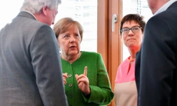 La chancelière allemande Angela Merkel avec  Annegret Kramp-Karrenbauer, nouveau numéro deux de son parti conservateur, le 19 février 2018 à Berlin.