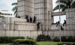 La police aux abords du siège de la Commission électorale nationale indépendante (Céni), le 9 janvier 2019 à Kinshasa