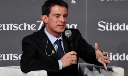 Manuel Valls fait un discours lors d'un forum économique organisé par le journal allemand Sueddeutsche Zeitung à l'Hôtel Adlon à Berlin le 17 novembre 2016