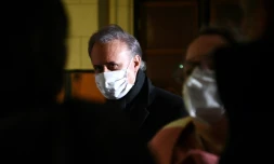 L'ex-secrétaire d'Etat Georges Tron arrive au palais de justice le 17 février 2021 à Paris
