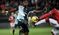 L'attaquant zimbabwéen du Havre Tino Kadewere (g) contre Valenciennes, le 10 mai 2019 au stade du Hainaut