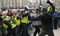 Affrontements entre policiers et "gilets jaunes" le 8 décembre 2018, près de l'Arc de Triomphe