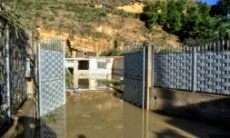 Neuf membres d'une mĂȘme famille ont trouvĂ© la mort prĂšs de Casteldaccia en Sicile dans des inondations