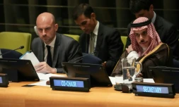 Le ministre français des Affaires étrangères Jean-Noël Barrot (à gauche), le 28 juillet 2025 au siège de l'ONU, à New York