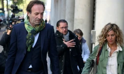 (g-d) Jean-Baptiste Alary, Alexandre Martin et Emmanuelle Franck, les avocats de Cédric Jubillar, arrivent au tribunal de Toulouse, le 15 octobre 2021