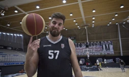 Le basketteur professionnel Vincent Pourchot Ă la Halle Monconseil, Ă Tours le 13 avril 2022