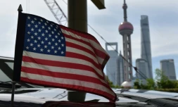 Le drapeau américain flotte sur un véhicule du consulat, en juillet 2019 à Shanghai