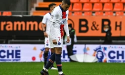 La déception de l'attaquant du PSG Kylian Mbappé aprÚs la défaite à Lorient, le 31 janvier 2021