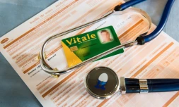 Le Sénat, à majorité de droite, a rejeté vendredi le tiers payant généralisé, une mesure phare du projet de loi santé vivement critiquée par les médecins