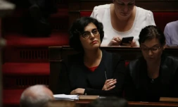 La ministre du Travail Myriam El Khomri lors des questions au gouvernement le 6 avril 2016 à l'Assemblée nationale à Paris