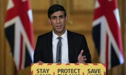 Le chancelier de l'Échiquier Rishi Sunak lors d'une conférence de presse au 10 Downing Street, dans le centre de Londres, le 14 avril 2020