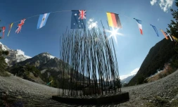 Photo prise le 23 mars 2016 à à à Prads-Haute-Bléone (Alpes-de-Haute-Provence) du mémorial en hommage aux victimes du vol qui s'est écrasé le 24 mars 2015