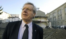 Bernard Devert, prêtre et promoteur immobilier,  le 17 Janvier 2010 devant un de ses chantiers à Lyon 
