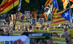 Manifestants catalans pro-indépendance à Barcelone, le 12 juin 2019, en faveur de l'acquittement des douze séparatistes jugés à Madrid pour leur rôle dans la tentative de sécession de 2017