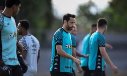Les joueurs du club de Vasco de Gama (au centre, la star Nene Hilario) lors d'un entraînement le 11 mai 2022 à Rio de Janeiro                           