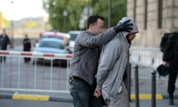 Alexandre Dhaussy arrive au siège de la police à Paris le 29 mai 2013
