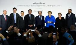 Jose Angel Gurria, Justin Trudeau, Enrique Pena Nieto, Jim Yong Kim, Francois Hollande,  Angela Merkel, Michelle Bachelet et Hailemariam Desalegn le 30 novembre 2015 au Bourget