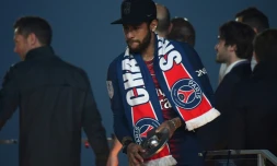 La star du PSG Neymar, lors de la cérémonie de remise du trophée de Champion de France, le 18 mai 2019 au Parc des Princes