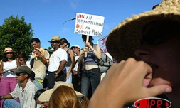 La grève continue dans l'Éducation nationale ce vendredi 11 avril 2003. Le mouvement a été reconduit pour la semaine prochaine