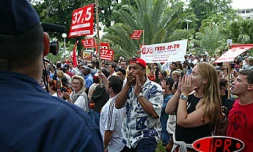 Les grévistes de l'Éducation nationale ont observé un moment de répit ce vendredi 18 avril 2003 avant le week end pascal et la manifestation du mercredi 23 avril 2003 à Saint-Pierre