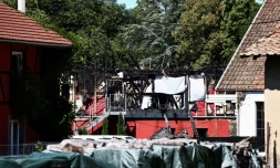 Les secours sur les lieux de l'incendie d'un centre de vacances pour personnes handicapées à Wintzenheim, dans le Haut-Rhin, le 9 août 2023