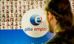 Photo prise le 28 mai 2015 d'un stand Pôle emploi dans un salon sur l'emploi à Lille