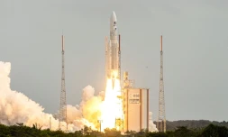 La fusée Ariane 5 transportant la sonde spatiale européenne Juice décolle depuis Kourou, en Guyane, le 14 avril 2023