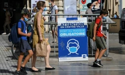 Une affiche indiquant que le port du masque est obligatoire dans le centre-ville, le 25 août 2020 à Montpellier