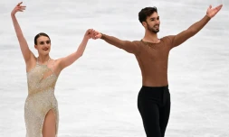 Gabriella Papadakis et Guillaume Cizeron, Ă la fin de leur programme de danse sur glace aux Mondiaux de patinage artistique, le 26 mars 2022 Ă Montpellier