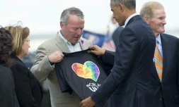 Le maire d'Orlando Buddy Dyer (g) et le président américain Barack Obama, le 16 juin 2016 à Orlando (Floride)