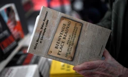 Le livre "Bienvenue Place Beauvau" écrit par trois journalistes, le 24 mars 2017 à Paris