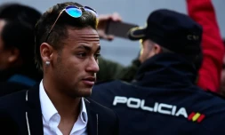 Neymar à la sortie du tribunal de Madrid, le 2 février 2016