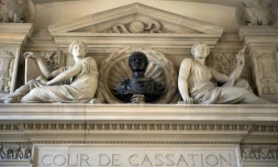 Près de trois ans après la mort du jeune Nahel Merzouk à Nanterre, la Cour de cassation a annulé la requalification des faits en violences pour le policier auteur du tir