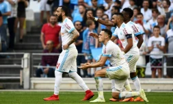 L'attaquant argentin de Marseille Lucas Ocampos (d) jubile aprĂšs son but face Ă Lille le 21 avril 2018