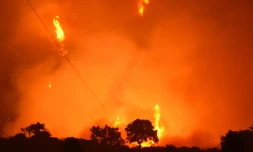 Un incendie ravage une colline de Montecito, en Californie, le 11 décembre 2017