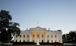 La Maison Blanche a été bouclée vendredi après que des coups de feu ont été tirés à proximité, a indiqué la police