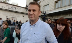 L'opposant russe AlexeĂŻ Navalny (c), le 13 septembre 2015 Ă Kostroma, Ă 300 km de Moscou