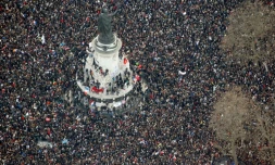 Le 11 janvier 2015, une manifestation géante place de la République à Paris pour les victimes des attentats à l'Hyper Cacher et à Charlie Hebdo