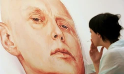 Portrait d'Alexander Litvinenko sur son lit d'hôpital à Londres, réalisé par les peintres Dmitri Vrubel et Viktoria Timofeyeva. Photo prise dans une galerie de Moscou, le 23 mai 2007.