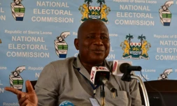 Le président de la Commission électorale du Sierra Leone, Mohamed Conteh, le 6 mars 2018 à Freetown