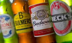 AB InBev, numéro un mondial de la biÚre, vote le rachat du britannique SABMiller, numéro deux du secteur