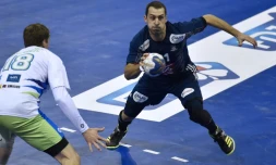 L'ailier de l'équipe de France de handball Mickaël Guigou face à la Slovénie en match de préparation au Mondial, le 6 janvier 2017 à Toulouse